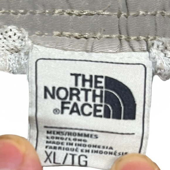 The North Face Mens XL Beige Hiking Shorts Lightweight Outdoor Casual - Picture 5 of 5